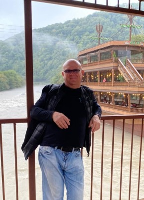 Николас из Ставрополи 53 года