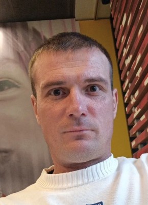 Максим из Саратова 39 лет