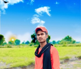 Pradeep, 21, Bari