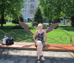 Елена, 64 года, Дніпро