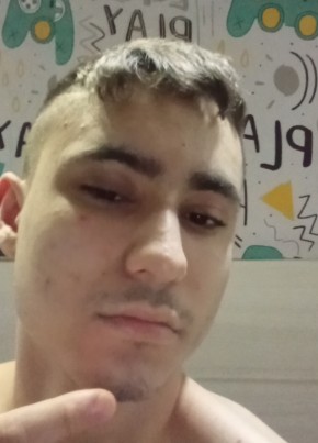 Jonas Alexandre из São Carlos 18 лет