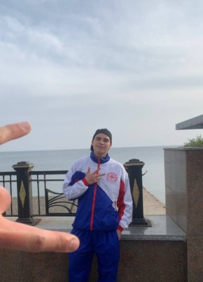Евгений из Челябинска 22 года