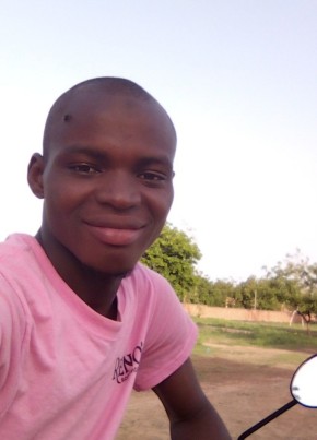 Ousmane OUEDRAOG, 28, Burkina Faso, Ouagadougou
