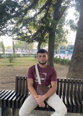 Амир из Кириши 23 года