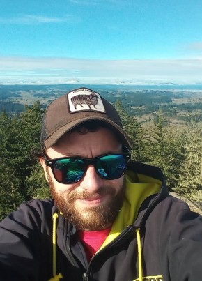 Andrew Aguas, 40, United States of America, Springfield (State of Oregon)