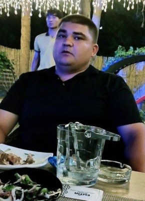 A из Tirmiz 32 года