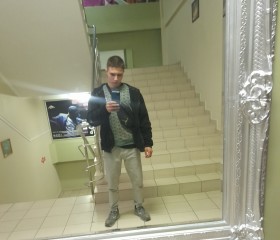 Maks, 19, Saint Petersburg