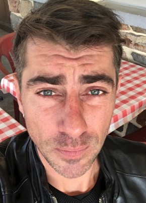 nico, 42, République Française, Riom