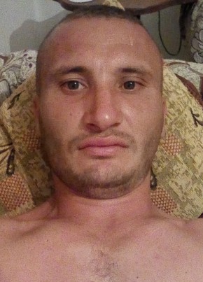 Flori, 28, Albania, Cërriku