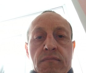 Andrey, 46, Urmary