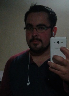 Felipe Eduardo из São José dos Pinhais 32 года