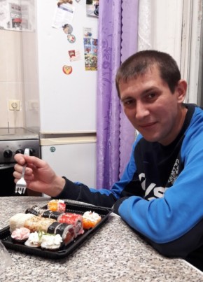 Максим, 37, Россия, Озёрск (Челябинская обл.)