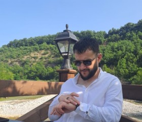 Edi, 35, Tirana