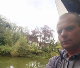 Serhii, 47, Ottignies