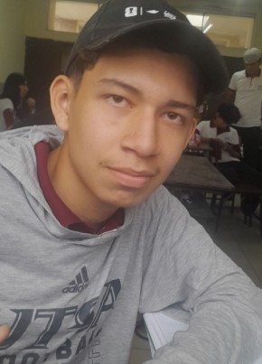 Uriel из Santa Cruz de la Sierra 18 лет