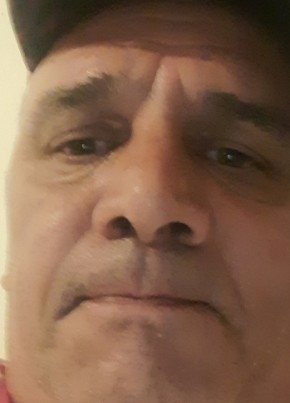 Mihai из Sectorul 3 52 года