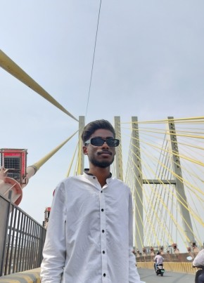 Akash, 22, India, Mumbai
