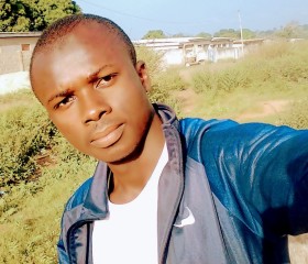 Bouba, 27, Beoumi