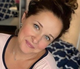 Emilia, 44, Melbourne