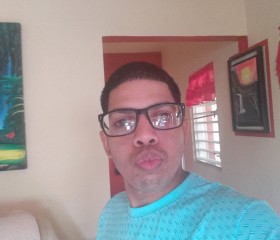 Joseph, 27, San Juan