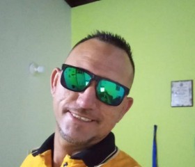 Gregorio, 40, Cua