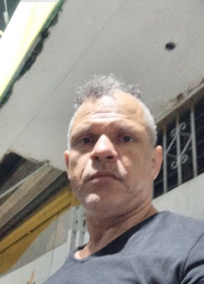 Roberto из Ensanche Luperón 47 лет