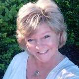 Robyn, 59  , Walker