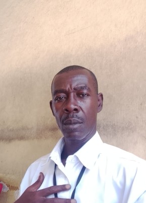 Kouassi Hervé из Abidjan 49 лет