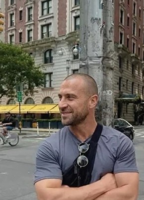 Максим из Ярославли 39 лет