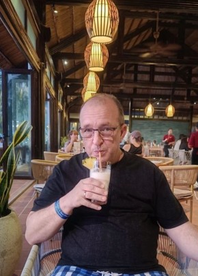 Александр из Орска 56 лет
