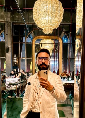 Chadash из دبي 30 лет