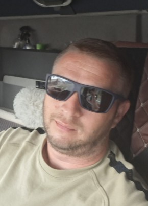 Robert из Brașov 35 лет