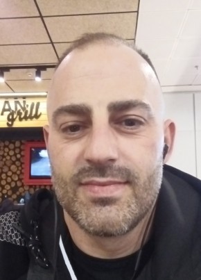Nicolas, 40, Romania, Băbeni