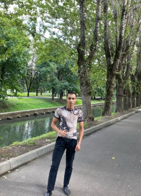 Artur, 22, Russia, Moscow