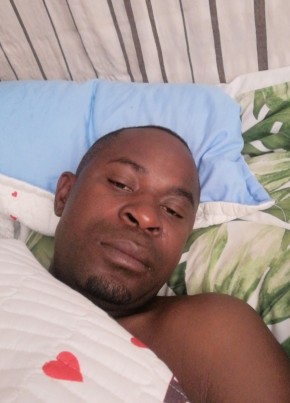 Kenny Lukwago, 39, iRiphabhuliki yase Ningizimu Afrika, IGoli