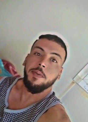 Ayoub Slimani из Algiers 30 лет