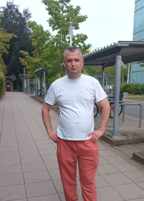 Mihail из Ekerö 34 года