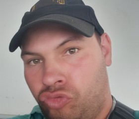 Sanyi, 32, Budapest