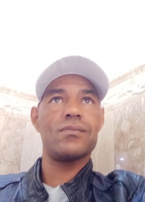 Farid, 37, People’s Democratic Republic of Algeria, Tiaret