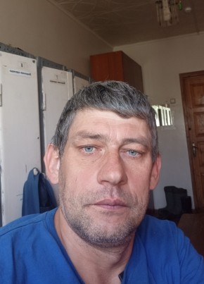 Максим из Симферополи 46 лет