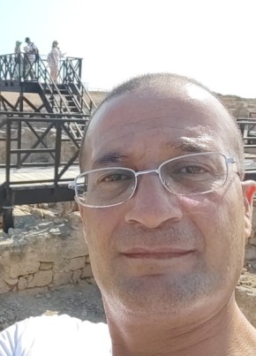 Ibraham из Λεμεσός 44 года