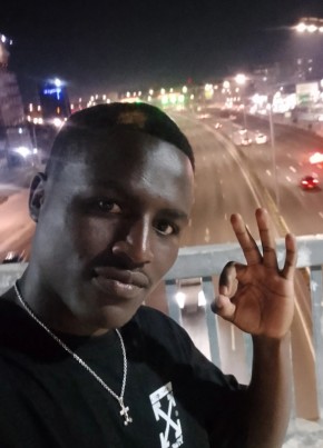 Daq из Nairobi 18 лет