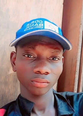 Aly, 21, Burkina Faso, Ouagadougou