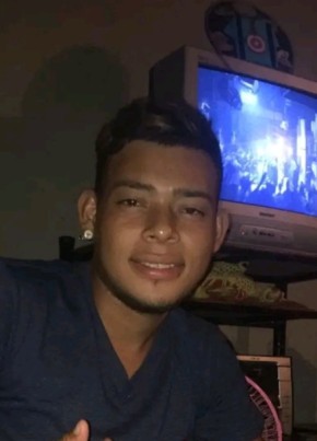 Cristian, 18, República de Honduras, Tela