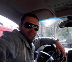 живко, 43, Kavarna