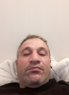 Ibrahim, 49, République Française, Castres