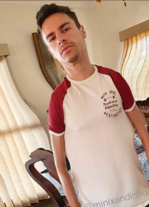 Nicolas из Porto Alegre 20 лет