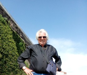 Mario, 72, Angra do Heroismo
