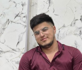 Shorukh, 18, Khujand
