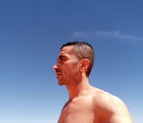 AKRAME, 49, Bastia
